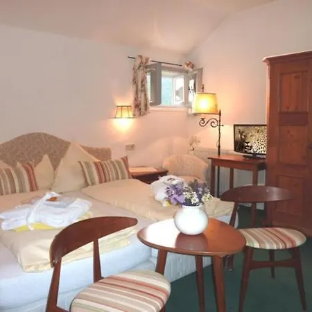 Hotel Seehotel Enzian Weissensee
