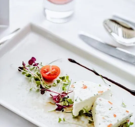 호텔 Seehotel Enzian 4*